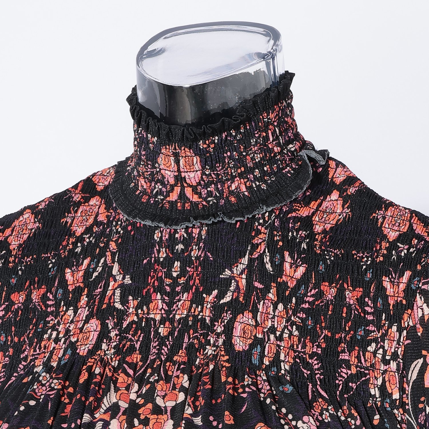 COMING SOON】FLOWER EMBROIDERY PRINT ブラウス｜VIVIENNE TAM