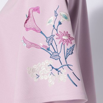 TOPS WITH FLOWER EMBROIDERY　 詳細画像